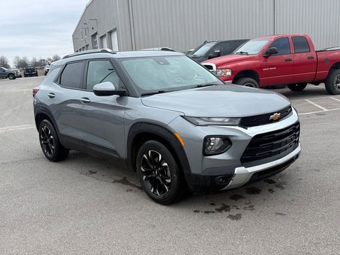 Used 2023 Chevrolet TrailBlazer LT w/ Convenience Package image 2