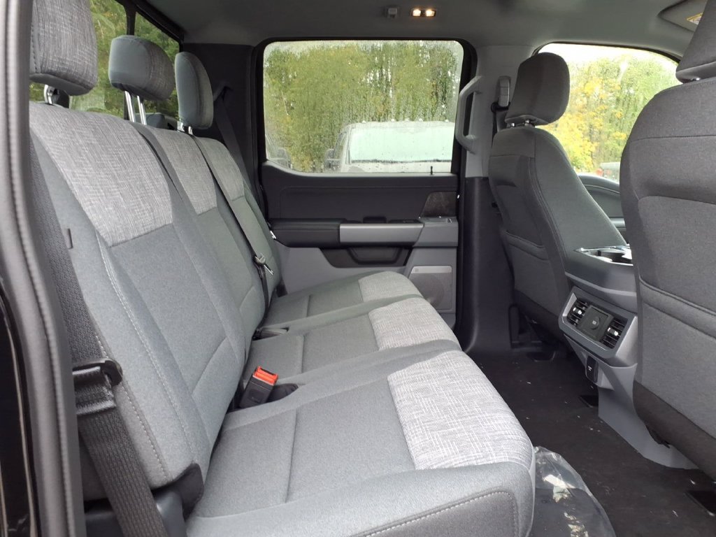 New 2027 Ford F250 XLT w/ XLT Premium Package AWD/4WD image 15