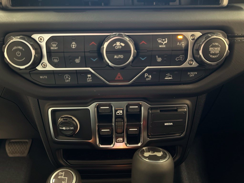 New 2027 Jeep Wrangler Unlimited Sahara AWD/4WD image 26