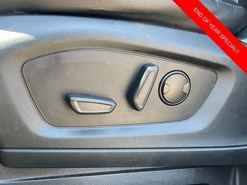 Used 2020 Ford Explorer XLT w/ Equipment Group 202A image 12