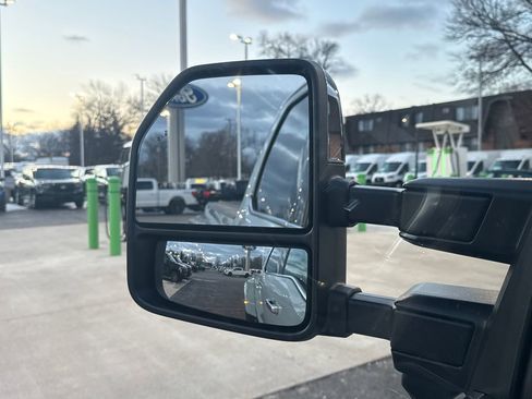Used 2025 Ford F350 Platinum w/ Platinum Plus Package image 57