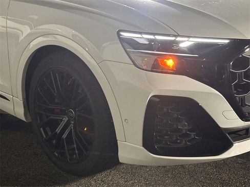 Used 2024 Audi SQ8 Premium Plus w/ S Sport Package image 10