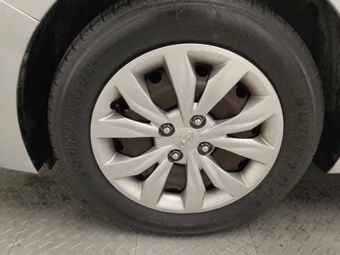 Used 2018 Hyundai Accent SE image 31