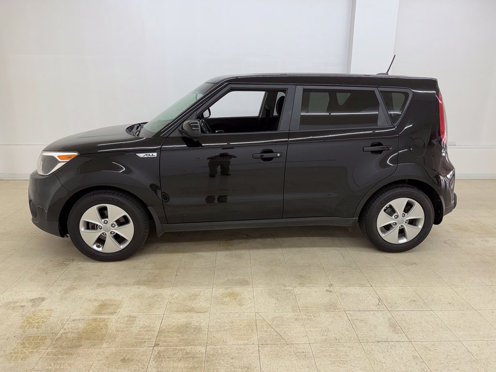Used 2015 Kia Soul FWD image 2