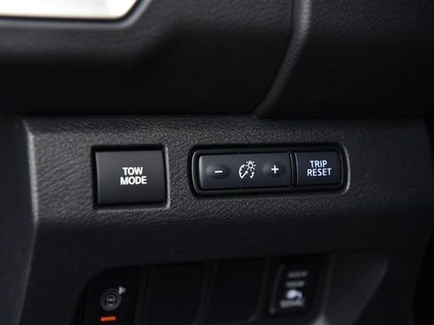 Used 2025 Nissan Frontier SV w/ SV Convenience Package RWD image 11
