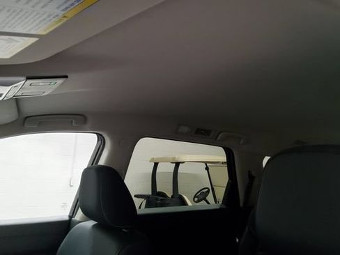 Used 2025 Nissan Pathfinder SV FWD image 26
