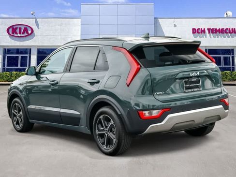 Certified 2025 Kia Niro EX FWD image 6