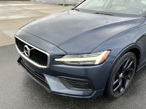 Used 2019 Volvo S60 T5 Momentum w/ Premium Package image 12