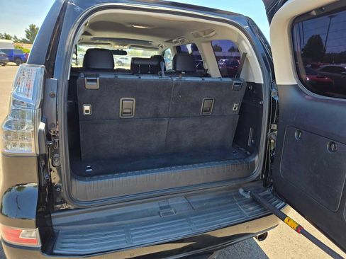 Used 2017 Lexus GX 460 Premium w/ Premium Package AWD/4WD image 16