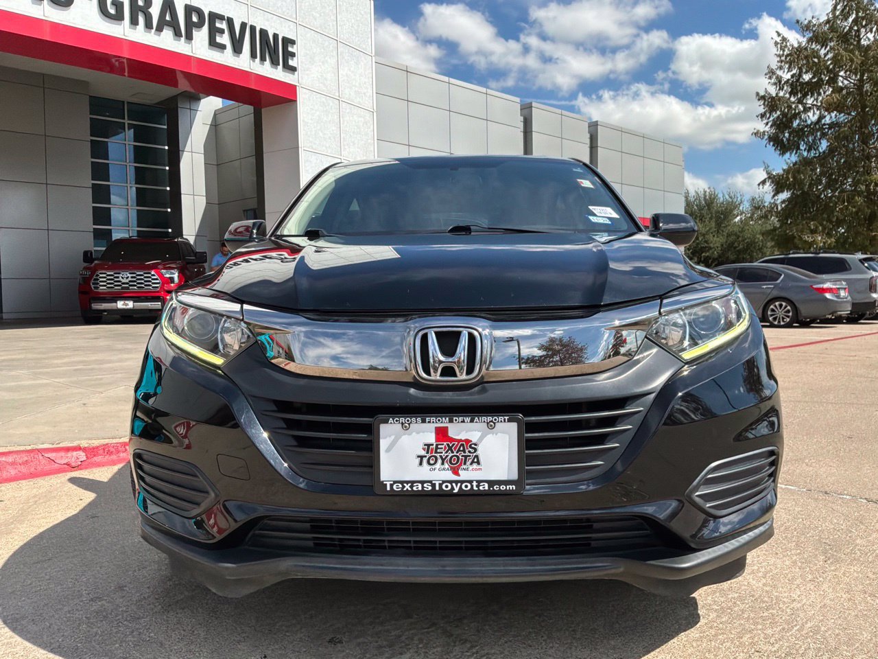 Used 2021 Honda HR-V LX image 3