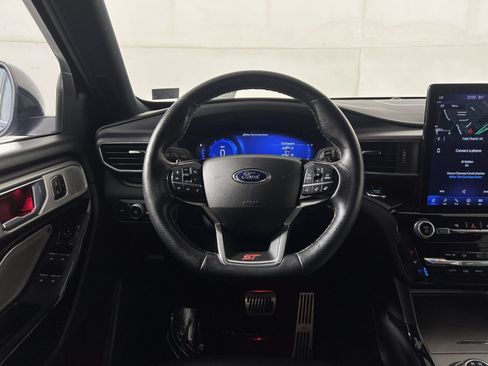 Used 2022 Ford Explorer ST w/ Equipment Group 401A AWD/4WD image 16