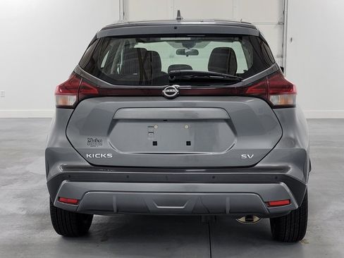 Used 2022 Nissan Kicks SV FWD image 8