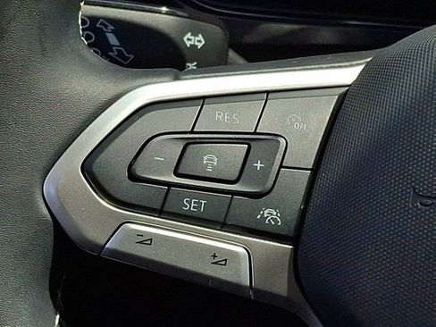 Used 2024 Volkswagen Taos SEL AWD/4WD image 27