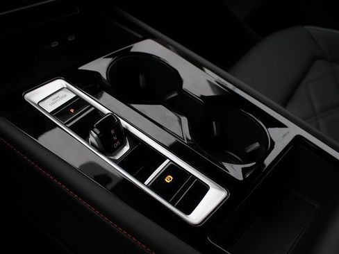 New 2026 Volkswagen Atlas Peak Edition image 12