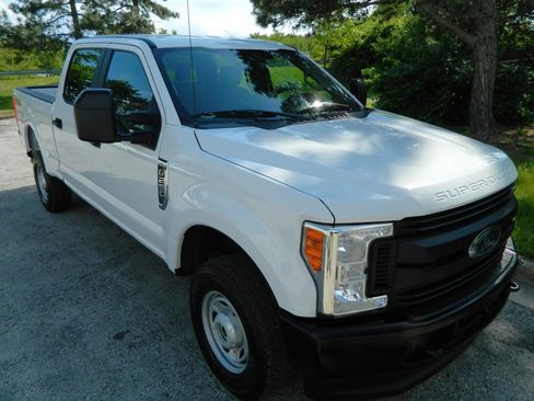 Used 2019 Ford F250 XL AWD/4WD image 3