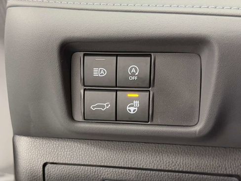 Used 2024 Toyota Highlander XLE image 21