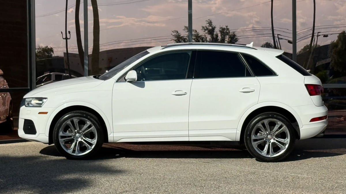 Used 2016 Audi Q3 2.0T Premium Plus w/ Technology Package FWD image 4