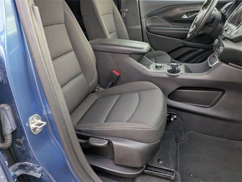 Used 2024 GMC Terrain SLE image 17