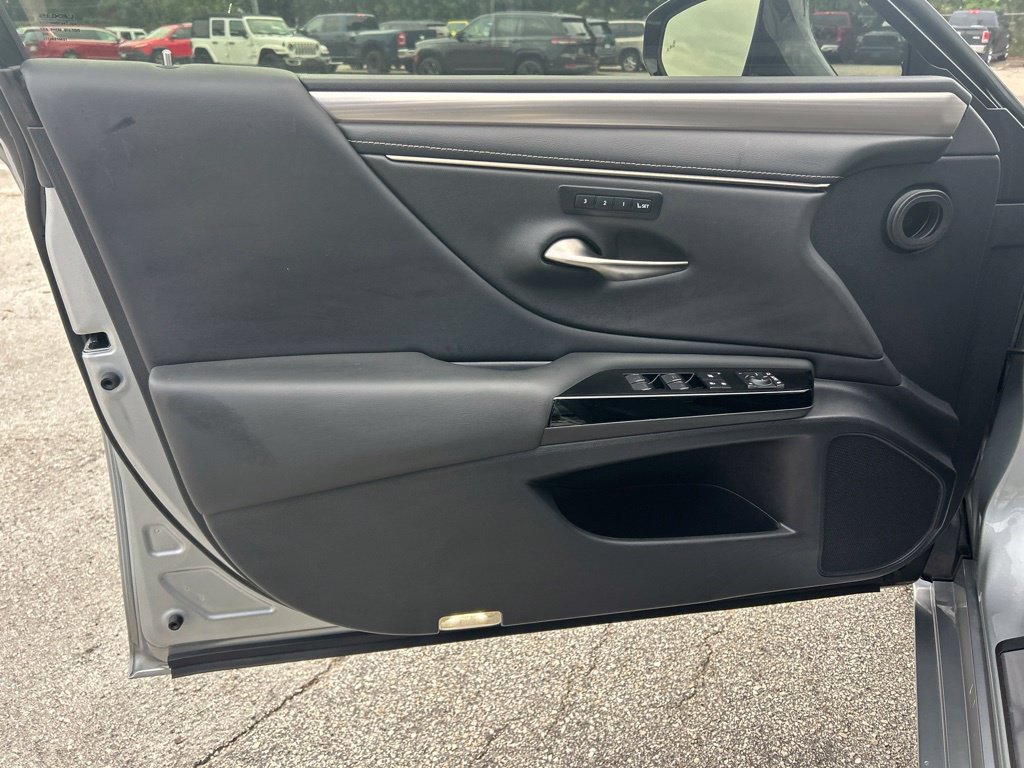 Used 2022 Lexus ES 350 F Sport w/ Accessory Package 2 FWD image 34