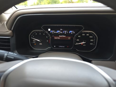 Used 2021 GMC Yukon Denali w/ Denali Premium Package RWD image 15