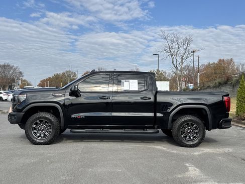 Used 2024 GMC Sierra 1500 AT4X image 7