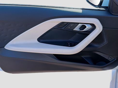 Used 2025 BMW 230i Coupe w/ Convenience Package image 21