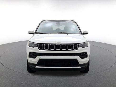 Used 2025 Jeep Compass Limited AWD/4WD image 2