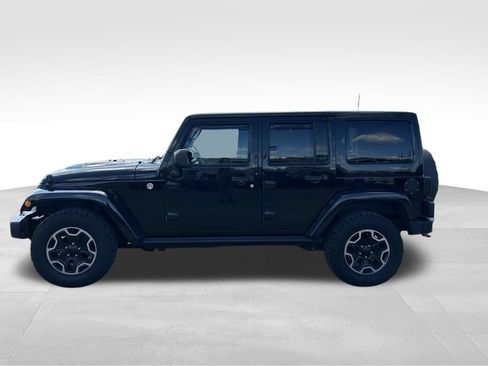 Used 2015 Jeep Wrangler Unlimited Rubicon AWD/4WD image 2