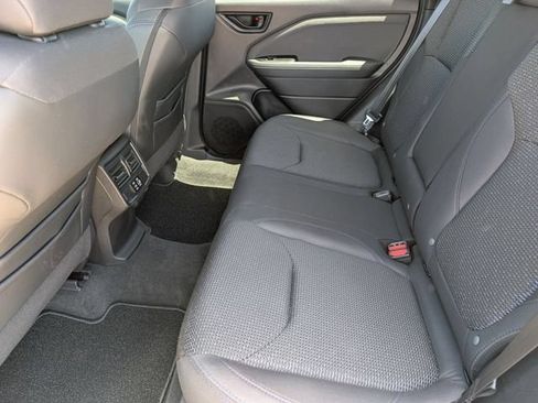 Certified 2026 Subaru Forester Premium w/ Base/Premium Package AWD/4WD image 19