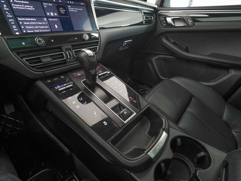 Used 2024 Porsche Macan S image 22