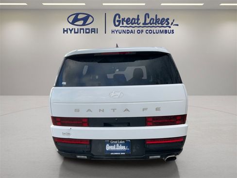 Used 2024 Hyundai Santa Fe SE image 4