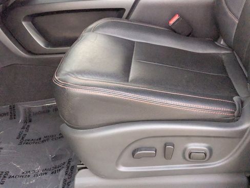 Certified 2024 Nissan Titan PRO-4X w/ Pro-4x Convenience Package image 19