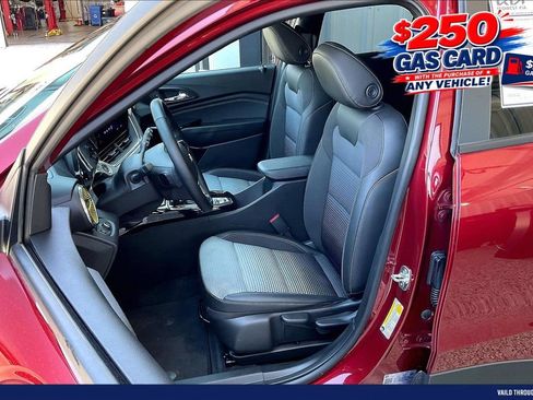 Used 2025 Chevrolet Trax LT w/ Driver Confidence Package FWD image 25