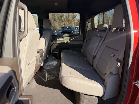 New 2026 GMC Sierra 2500 SLT w/ SLT Premium Package image 17