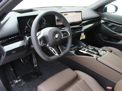 New 2025 BMW 530i xDrive w/ M Sport Package image 7