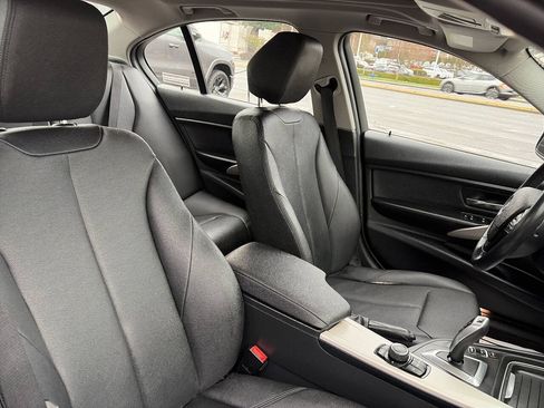 Used 2014 BMW 320i Sedan RWD image 17