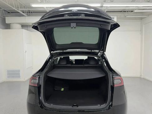 Used 2023 Tesla Model Y Performance AWD/4WD image 28