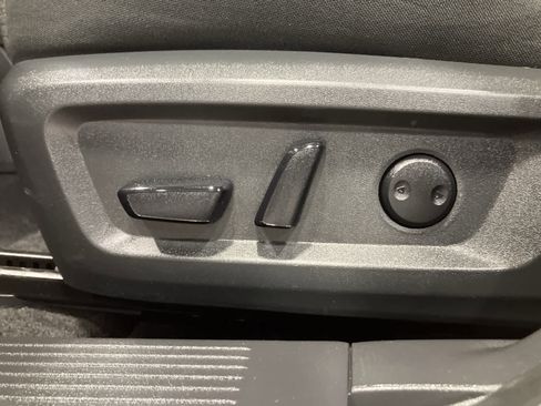 Used 2023 Nissan Rogue SV image 11