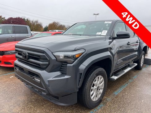 Used 2025 Toyota Tacoma SR5 image 1