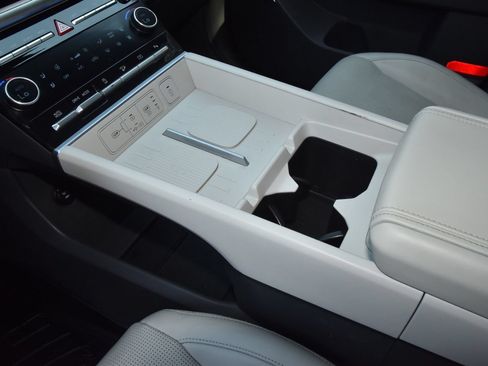 Used 2024 Hyundai Santa Fe Limited FWD image 31