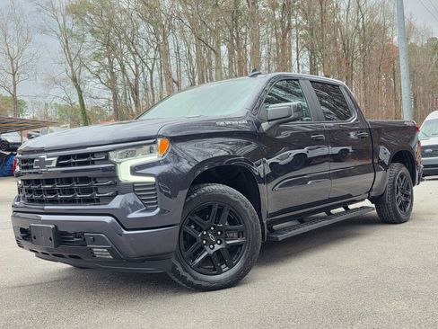 Used 2022 Chevrolet Silverado 1500 RST w/ Convenience Package II image 3