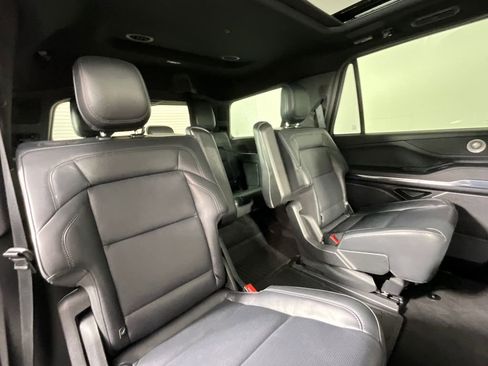 Used 2025 Lincoln Navigator Reserve w/ Jet Appearance Package image 22