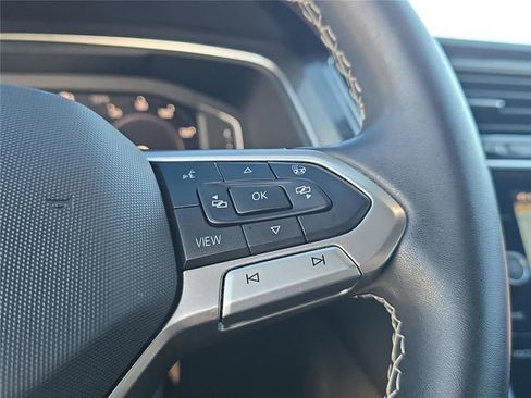 Used 2023 Volkswagen Tiguan SEL R-Line image 25