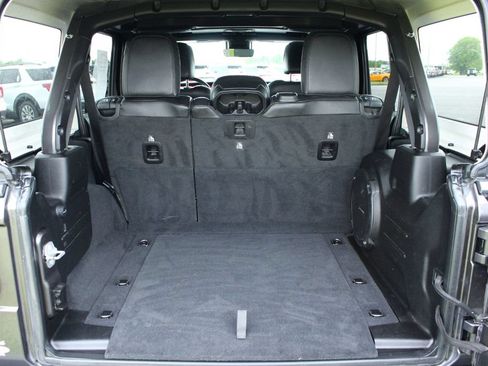 Used 2019 Jeep Wrangler Unlimited Rubicon AWD/4WD image 13
