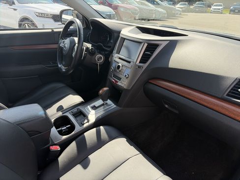 Used 2014 Subaru Outback 2.5i Limited AWD/4WD image 14
