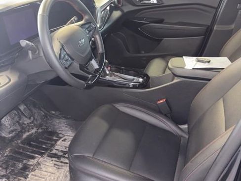 Used 2025 Chevrolet Trax RS w/ Sunroof Package image 7