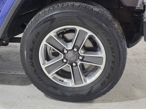 Used 2018 Jeep Wrangler Unlimited Sahara w/ Dual Top Group image 11