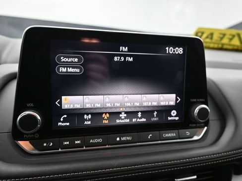 Used 2025 Nissan Rogue SV image 21