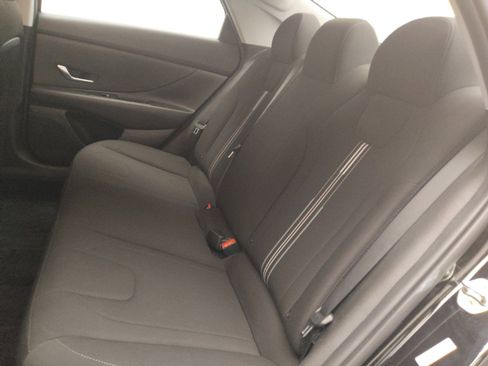 Used 2022 Hyundai Elantra Blue FWD image 18