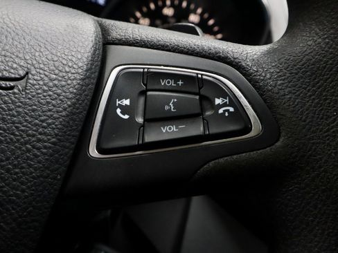 Certified 2017 Ford Escape SE image 29